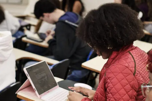 UFJF – Inscrições abertas para curso gratuito de francês